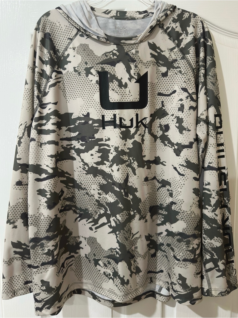 Huk Men's KC Icon Apex Vert Fishing Hoodie Cream and Moss Green XL